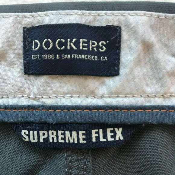 Dockers Supreme Flex Men's Flat Front Bermuda Golf Shorts Sz 40 in Dark Gray - Picture 10 of 14